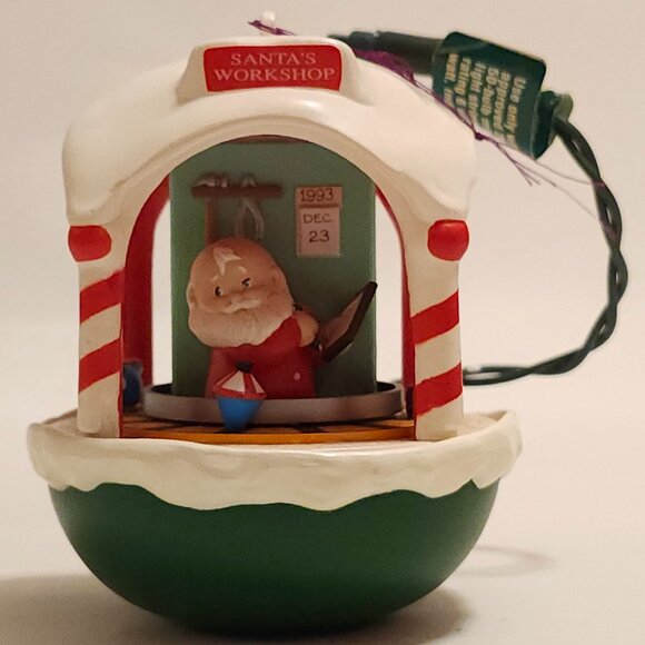 VINTAGE Hallmark Santa's Workshop Light and Motion Ornament 1993 - Picture 6 of 10